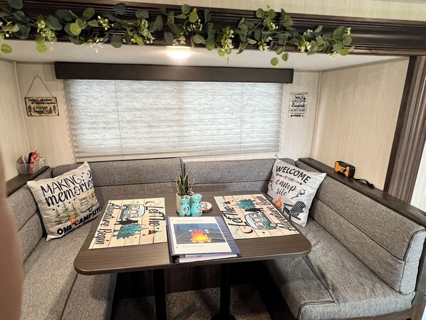 Dining - Cozy RV with WiFi and Heat in charming Bloomington (Bloomington)