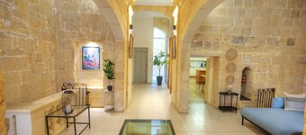 Magestic palazzo, jacuzzi on roof terrace GOVAL-3