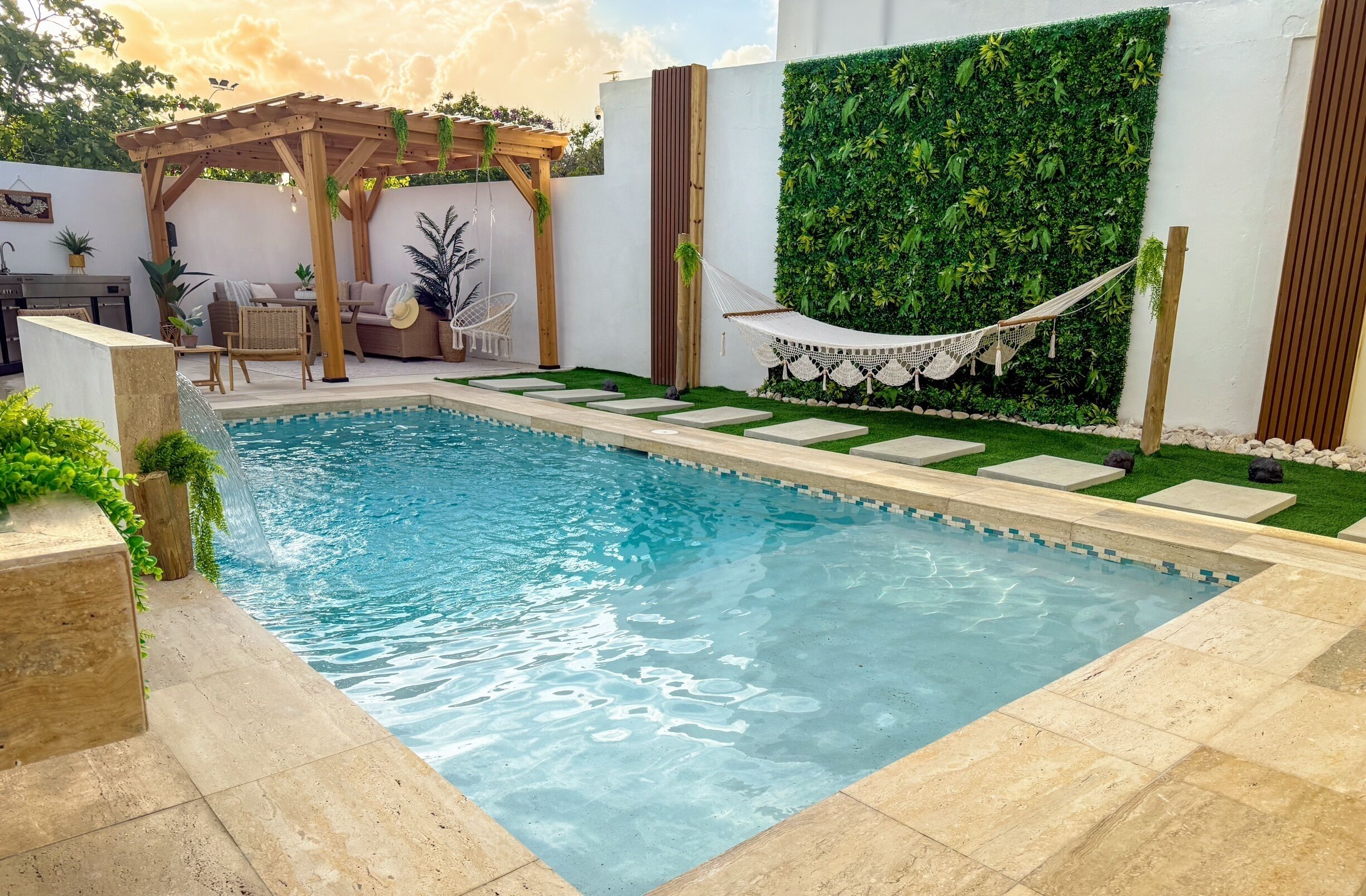 Pool June 2026! Pool with waterfall,Outdoor kitchen with BBQ, Pergola, Hammock,