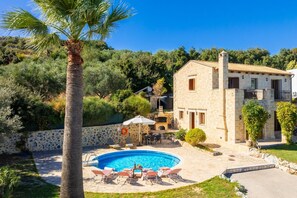 Exterior - Villa Top Hill - Three Bedroom Villa, Sleeps 6 (Agia Triada)