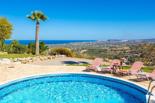 Villa Top Hill - Three Bedroom Villa, Sleeps 6