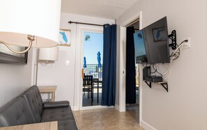 Living area - Beachfront Bliss on Longboat Key- Steps to the sand (Longboat Key)