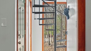Interior - Access to Private Lake, Pools, & Sports Complex Fire Pit Foxden by Avantstay (East Stroudsburg)