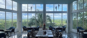 Munjoh Island House Suites and Spa