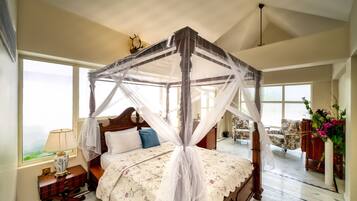 Room, 1 King Bed, Garden View | 1 bedroom, in-room safe, desk, soundproofing