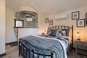 2 slaapkamers, een strijkplank/strijkijzer, gratis wifi, beddengoed