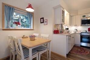 Fridge, microwave, oven, stovetop - Over the Rainbow House in The Emerald City, Seattle WA (Seattle)