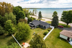 Exterior - Bay View, Family Fun, Backyard Firepit, Wineries (Suttons Bay)