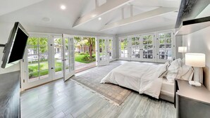 Unclassified image, 5 of 43, button - Stunning Beverly Hills Oasis w/ Pool House (Beverly Hills)