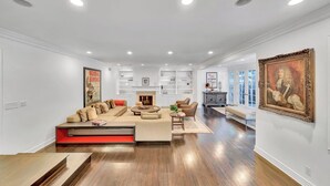 Unclassified image, 3 of 43, button - Stunning Beverly Hills Oasis w/ Pool House (Beverly Hills)