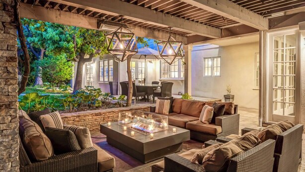 Unclassified image, 1 of 43, button - Stunning Beverly Hills Oasis w/ Pool House (Beverly Hills)