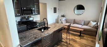 Huge Family Friendly 2-bedroom apartment  WiFi, kitchen, AC/Heat, and sleeps 7