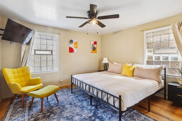 7 bedrooms, iron/ironing board, WiFi, bed sheets