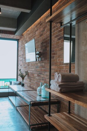 Comfort studio, uitzicht op de stad | Luxe beddengoed, donsdekens, een kluis op de kamer