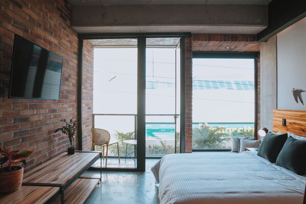 Comfort studio, uitzicht op de stad | Uitzicht vanuit de kamer