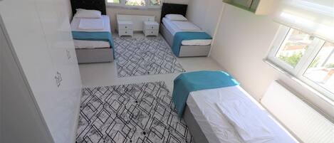 مكتب ومساحة عمل للكمبيوتر المحمول وواي فاي مجانًا