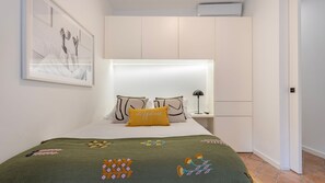 2 bedrooms, iron/ironing board, free WiFi, bed sheets - Sunny Garden 2BDR Apartment by LovelyStay (Lisboa)