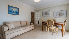 TV - Coastal Living by LovelyStay (Costa da Caparica)