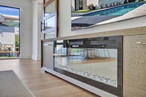 Interior - Costal Bungalow & guest house - by the beach! (Delray Beach)