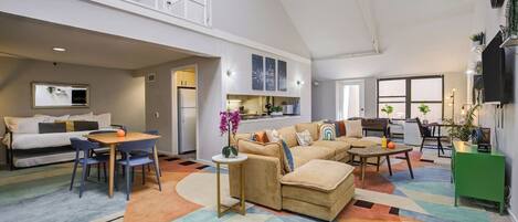 Smart-TV, Tischfußball, Bücher