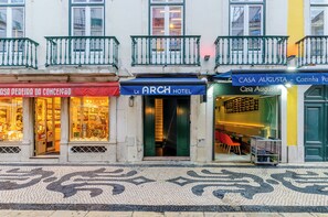 Vista frontal de la propiedad