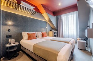 Habitación estándar con 1 cama matrimonial o 2 individuales | Caja de seguridad en la habitación, insonorización y wifi gratis 