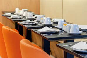 Desayuno buffet todos los días (con cargo) 