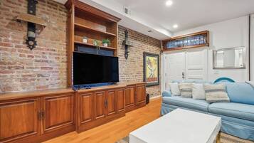 Smart TV, books