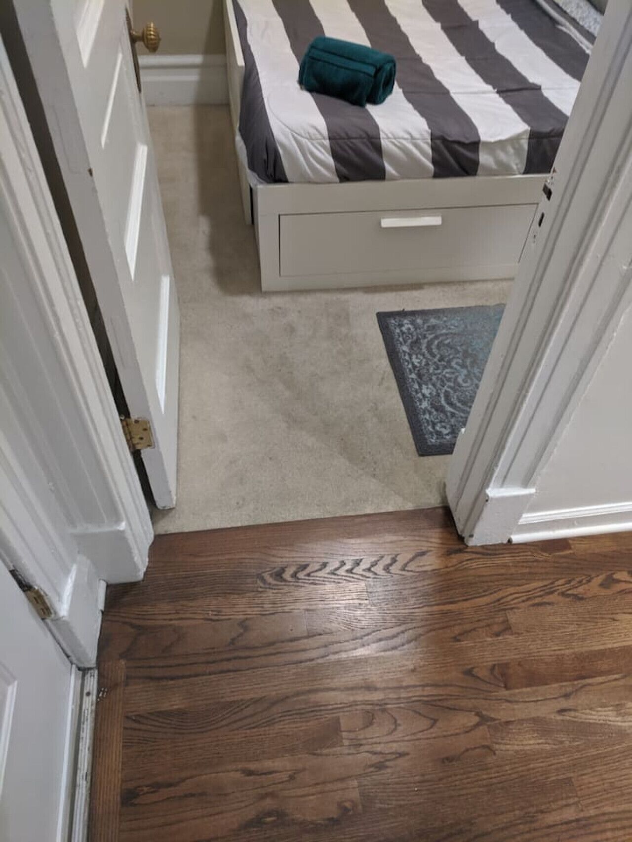 3 Schlafzimmer, Schreibtisch, Bügeleisen/Bügelbrett, Reisekinderbett