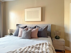 2 bedrooms, desk, iron/ironing board, free WiFi