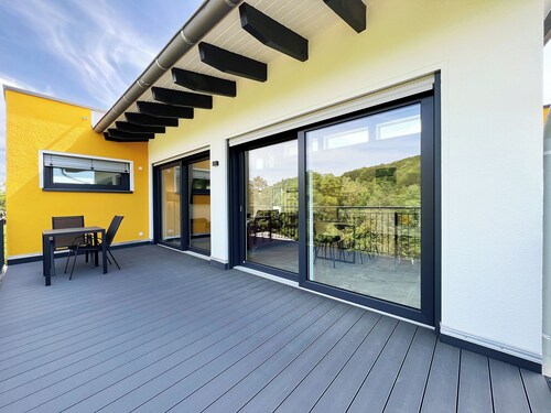 Luxuriöses 4-Zimmer Penthouse, Dachterasse, Parkplatz,E-Ladestation