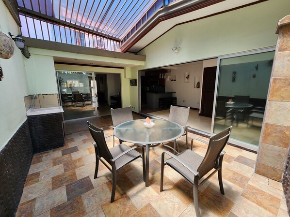 Outdoor dining