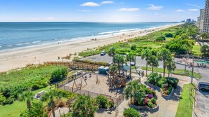 Solsenger og strandhåndklær