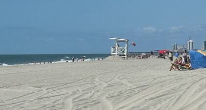 3-bedroom apartment oceanfront at Drayton House 201