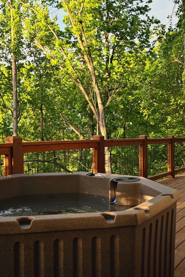 Outdoor spa tub