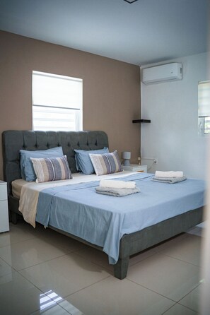 3 chambres, fer et planche à repasser, Wi-Fi, draps fournis