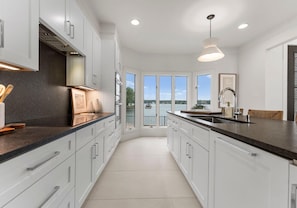 Casa, várias camas (Stone Point Overlook) | Cozinha privada