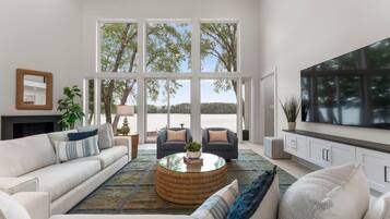 House, Multiple Beds (Stone Point Overlook) | Living area