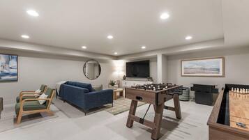 House, Multiple Beds (Stone Point Overlook) | Living area