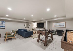 Talo, useita sänkyjä (Stone Point Overlook) | Oleskelualue