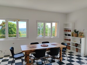 Dining - Room with magnificent view - Breakfast included. Table d'hôte on request (Saint-Maur)