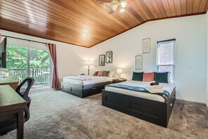 3 slaapkamers, een strijkplank/strijkijzer, wifi, beddengoed