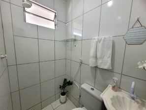 Asciugacapelli, asciugamani, carta igienica