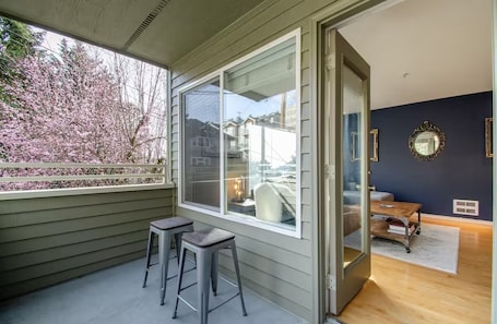 Terrace/patio. Seattle Queen Anne Retreat – Rooftop Deck, Family-Friendly, Prime Location, AC