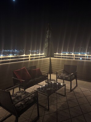 Property grounds - Seattle Queen Anne Retreat – Rooftop Deck, Family-Friendly, Prime Location, AC (Seattle)