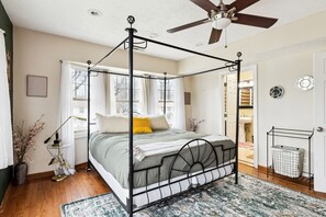 6 habitaciones, tabla de planchar con plancha, wifi y ropa de cama 