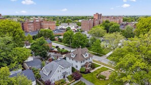 المنشأة من الخارج