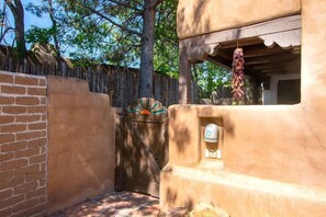 Property grounds - Santa Fe Retreat Just Steps from Downtown (Santa Fe)