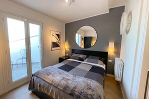 2 bedrooms, WiFi, bed sheets - Rooftop apartment within walking distance of the Vatican and St. Peter's (Roma)