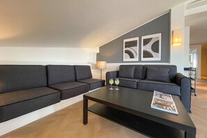 Living area - Rooftop apartment within walking distance of the Vatican and St. Peter's (Roma)